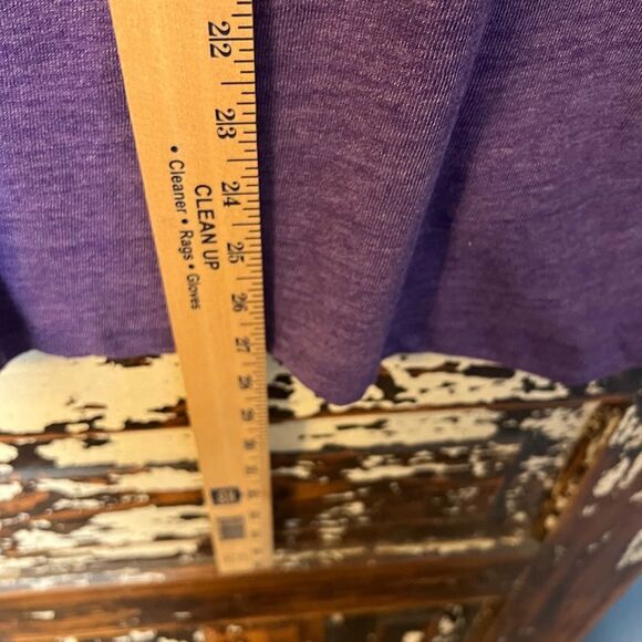 Purple Los Angeles Lakers deep V-Neck T-Shirt. NWT size Large. Women’s fit. - Picture 5 of 7